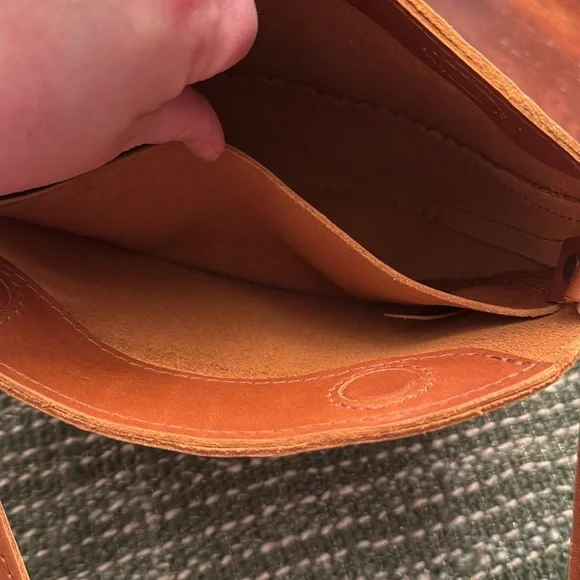 Portland Leather Goods SMALL Koala Sling Bag Honey - Picture 6 of 7